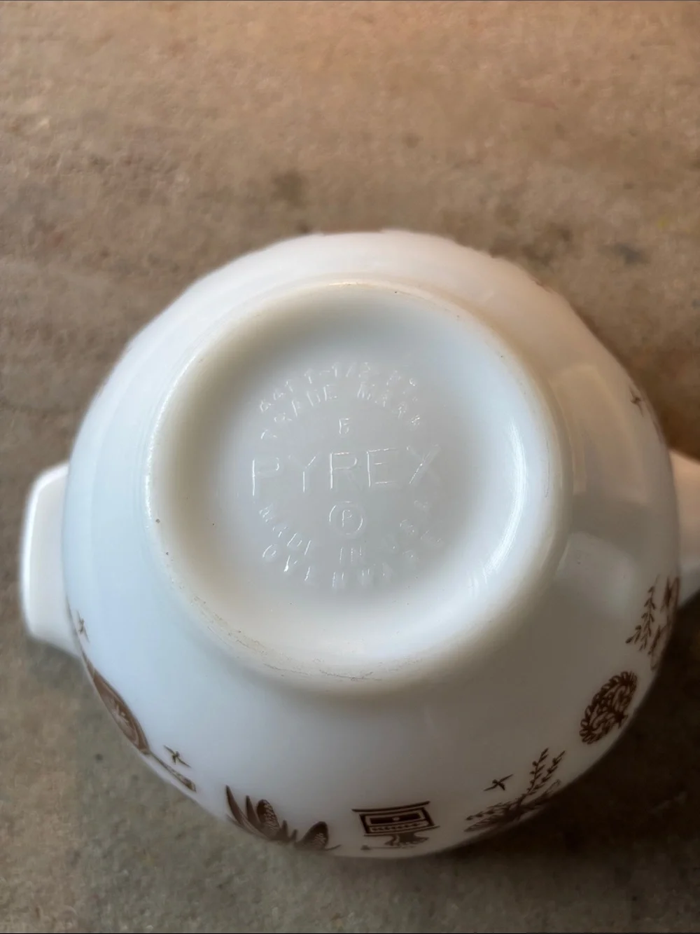 Vintage Pyrex Early American Mixing Bowl #441 1 1/2 PT White & Brown C-1